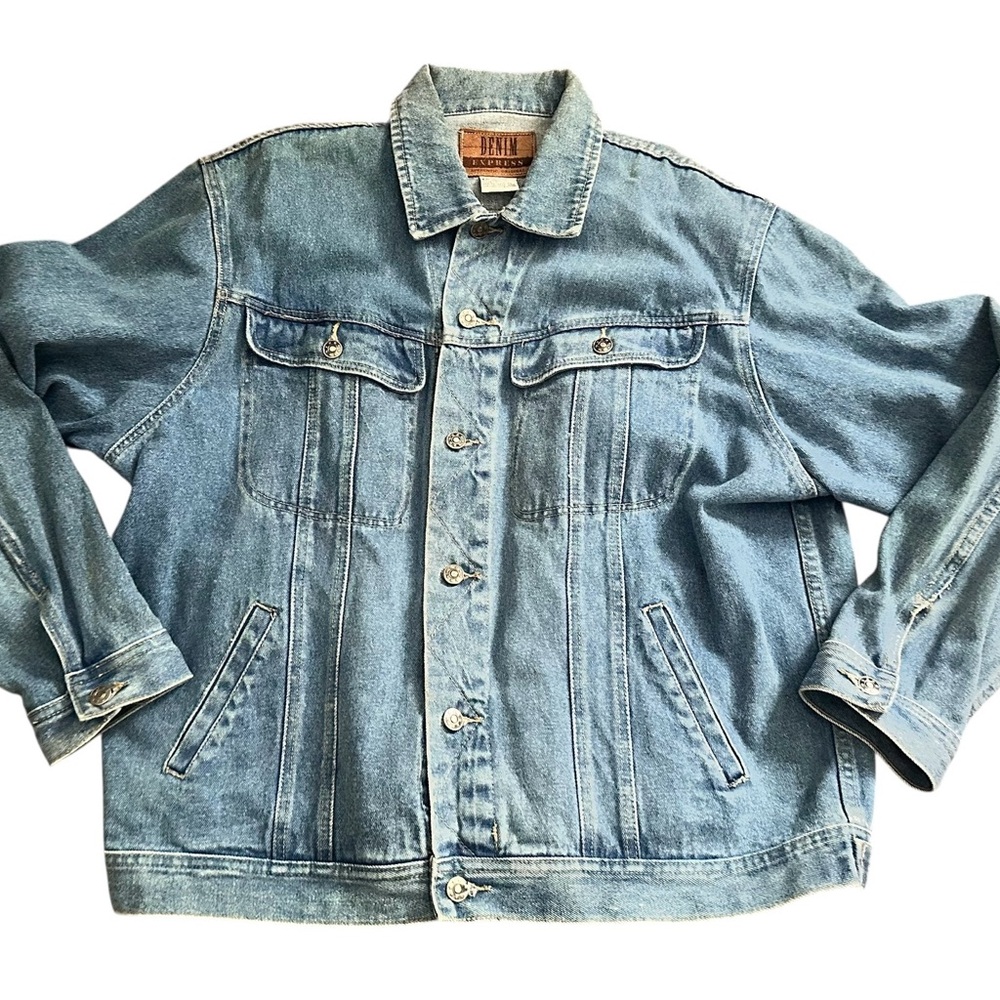 Women’s Light Denim Shirt Jacket - Washed Blue